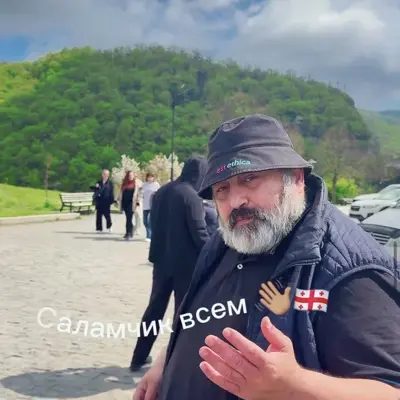 Тимур на экскурсии в горах